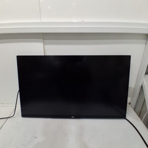 LG UHD 4K HDR MONITOR -31.5" - BLACK (MODEL: 32UR500) image 3