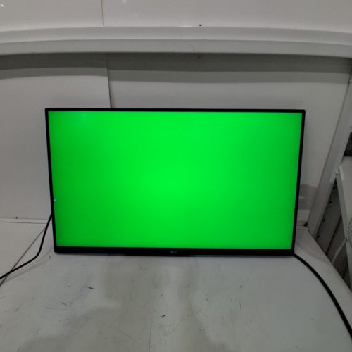 LG UHD 4K HDR MONITOR -31.5" - BLACK (MODEL: 32UR500) image 6