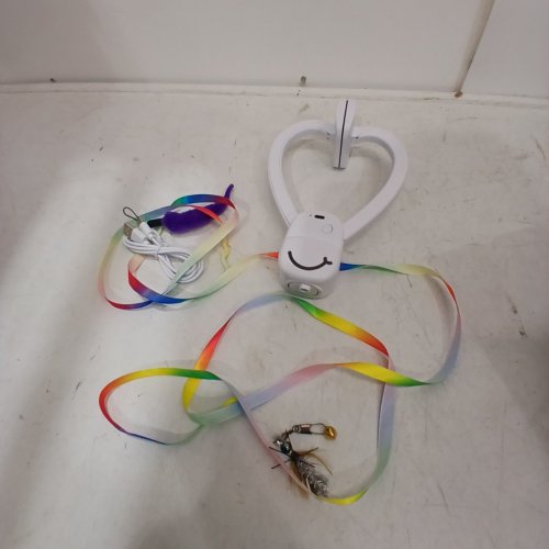 INTERACTIVE DOOR MOUNTED MOTORIZED CAT TOY WITH ACCESSOIRES - WHITE/MULTICOLORED image 2