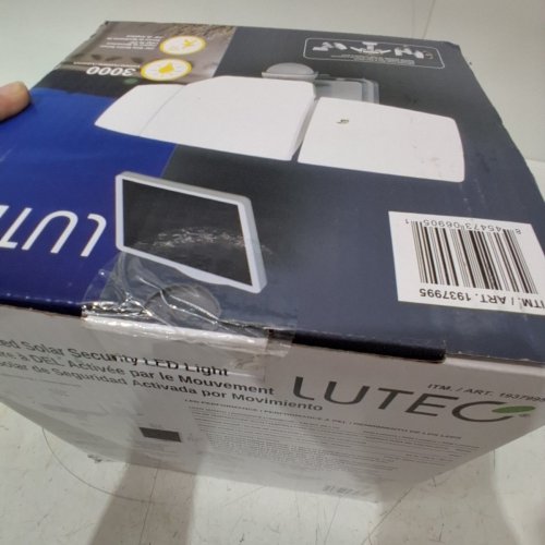 LUTEC MOTION ACTIVATED SOLAR SECURITY LED FLOOD LIGHT - 5000K - 3000LM - WHITE (MODEL: 1937995) image 3