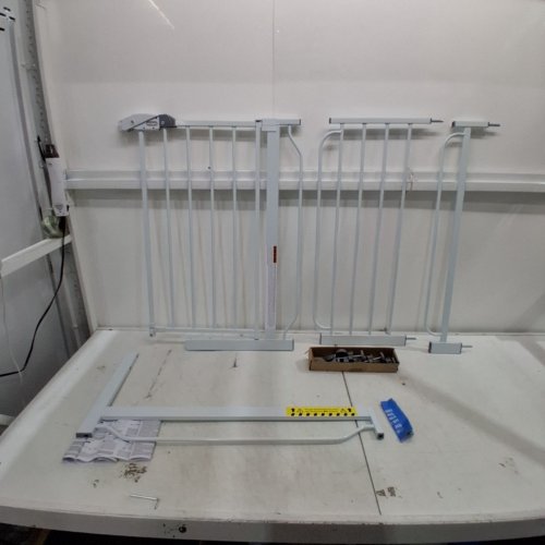 REGALO EASY STEP EXTRA WIDE BABY GATE - 30" X 29"-49" - WHITE (MODEL: 1164 EW DS) image 2