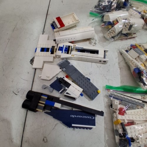 2083PC LEGO ICONS CONCORDE MODEL AIRCRAFT BUILDING BLOCK KIT (MODEL: 10318) image 3
