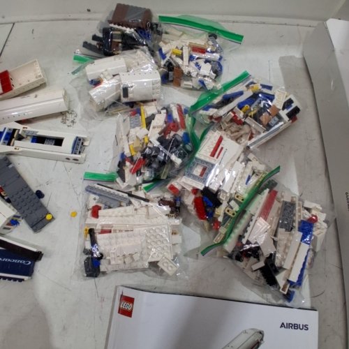 2083PC LEGO ICONS CONCORDE MODEL AIRCRAFT BUILDING BLOCK KIT (MODEL: 10318) image 4