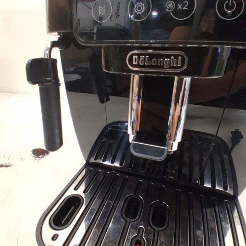 DELONGHI MAGNIFICA START ALL-IN-ONE HOT/COLD COFFEE & ESPRESSO MAKER WITH BUILT-IN MILK FROTHER - BLACK (MODEL: ECAM22022B) image 5