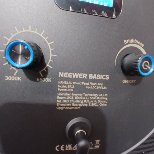 NEEWER BASICS LED ROUND PANEL FLOOR LAMP - 24W - BLACK (MODEL: BR13) image 3