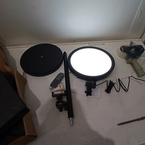 NEEWER BASICS LED ROUND PANEL FLOOR LAMP - 24W - BLACK (MODEL: BR13) image 4