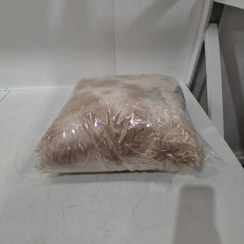 FAUX FUR ULTRA FLUFFY ROUND AREA RUG - 5FT - BEIGE / BROWN image 4