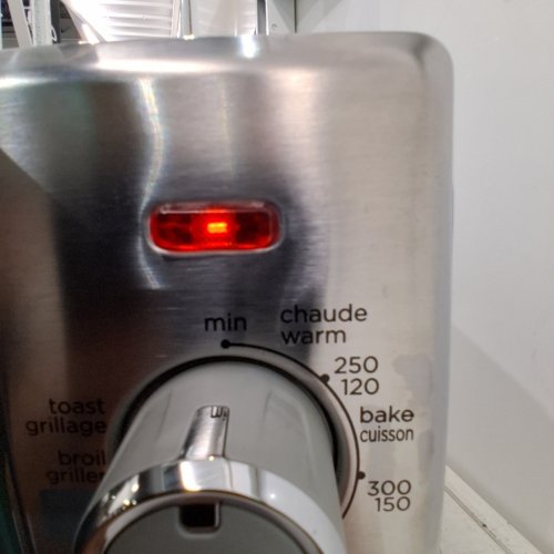 BLACK + DECKER CRISP 'N BAKE AIR FRY TOASTER OVEN - STAINLESS STEEL (MODEL: ‎TO3217SSC) image 2