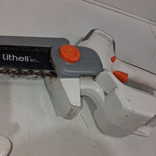 LITHELLI HANDY+ CORDLESS MINI CHAINSAW - 20 V, 6" BAR, 2.5 AH - WHITE (MODEL: U20MC01-0A110-CA) image 4