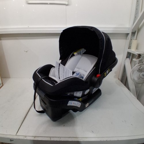 GRACO SNUGRIDE 35 LITE LX INFANT CAR SEAT - MAX WEIGHT 77LBS - STUDIO COLOUR (MODEL: 2051603) image 3