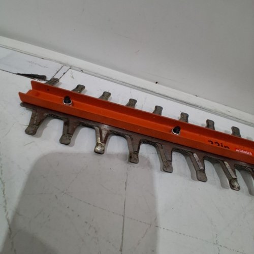 BLACK+DECKER BARE MAX LITHIUM-ION CORDLESS HEDGE TRIMMER WITH BATTERY - 22" - 20V - ORANGE/BLACK (MODEL: LHT2220) image 3