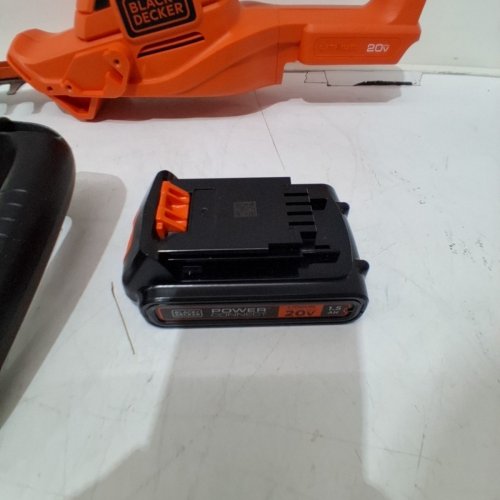 BLACK+DECKER BARE MAX LITHIUM-ION CORDLESS HEDGE TRIMMER WITH BATTERY - 22" - 20V - ORANGE/BLACK (MODEL: LHT2220) image 4