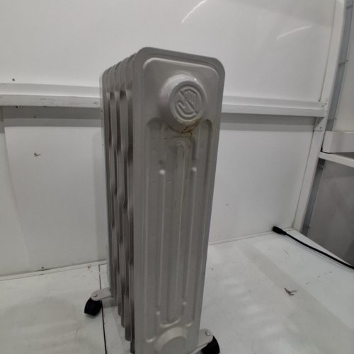 COSTWAY PORTABLE OIL FILLED RADIATOR WITH OVERHEAT & TIP-OVER PROTECTION ADJUSTABLE THERMOSTAT & 3 HEAT SETTINGS -1500W / 120V - WHITE: (MODEL: ES10049 ) image 6