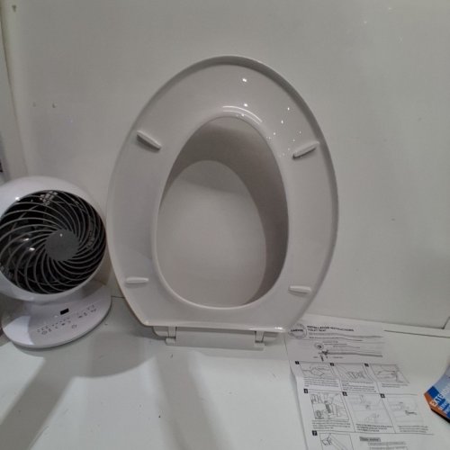 GARVEE ELONGATED SOFT CLOSE EASY CLEAN PLASTIC TOILET SEAT - 19" - WHITE - (MODEL: PHO_11GXK800) image 4