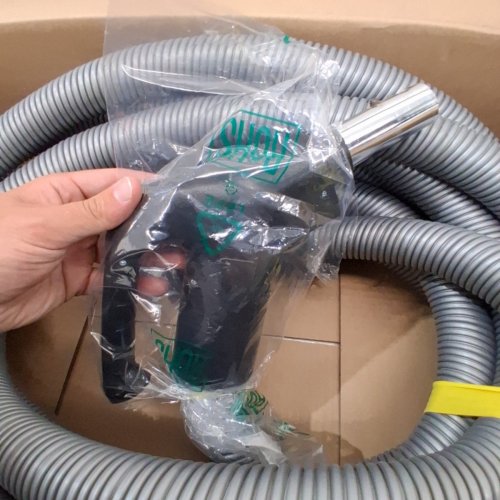 OVO UNIVERSAL CENTRAL VACUUM KIT, CRUSHPROOF HOSE FITS MOST INLETS - 35FT - GREY (MODEL: ACCHO-35HV-BK) image 4