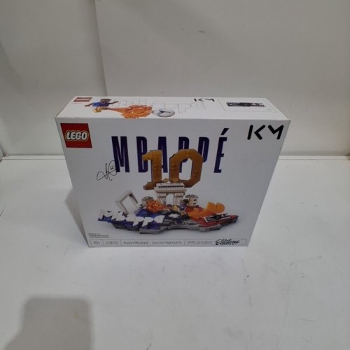 490PC LEGO EDITIONS KYLIAN MBAPPÉ SOCCER HIGHLIGHTS BUILDING SET - (MODEL: 43013) image 2