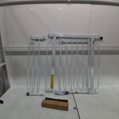 REGALO EASY STEP BABY GATE - 29" TO 38.5" - WHITE (MODEL 1160) image 2