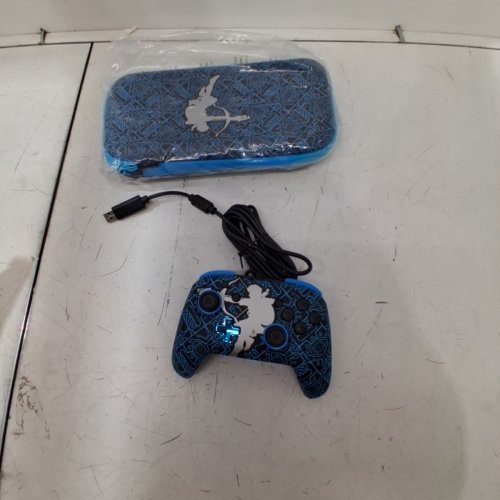 2PC PDP WIRED NINTENDO SWITCH ZELDA CONTROLLER AND CARRYING CASE - BLUE image 3