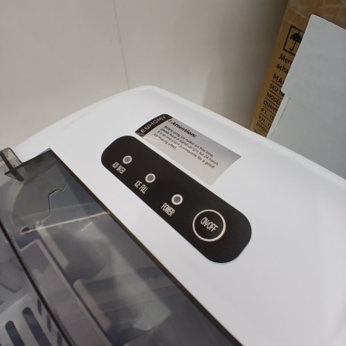 EUHOMY COUNTERTOP ICE MAKER MACHINE WITH HANDLE, BASKET AND SCOOP - MAKES 26LBS PER DAY - WHITE (MODEL: IM001-BWH-CAEH) image 2