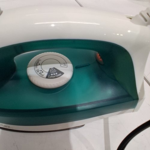 PROCTOR-SILEX LIGHTWEIGHT IRON - GREEN / WHITE (MODEL:17201PS) image 2