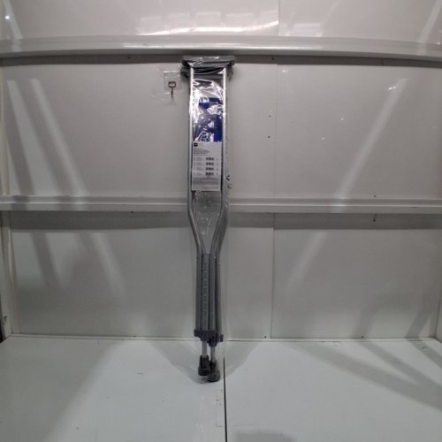 MEDLINE STANDARD ALUMINIUM CRUTCHES FOR ADULTS - SILVER- ( MODEL MDSV80535) image 2