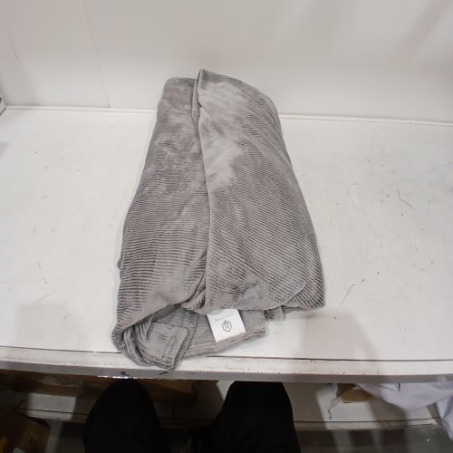 HOME TRENDS TEXTURED LUXURY PLUSH BLANKET - KING - GREY image 2