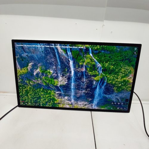 APPLE 27" 5K STUDIO DISPLAY WITH STANDARD GLASS + VESA MOUNT ADAPTER - SILVER image 6