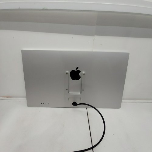 APPLE 27" 5K STUDIO DISPLAY WITH STANDARD GLASS + VESA MOUNT ADAPTER - SILVER image 9