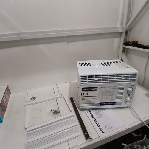 GE APPLIANCES ELECTRONIC WINDOW AIR CONDITIONER - 5,000 BTU - 150SQ.FT - WHITE (MODEL: AWAS05BWFC) image 3