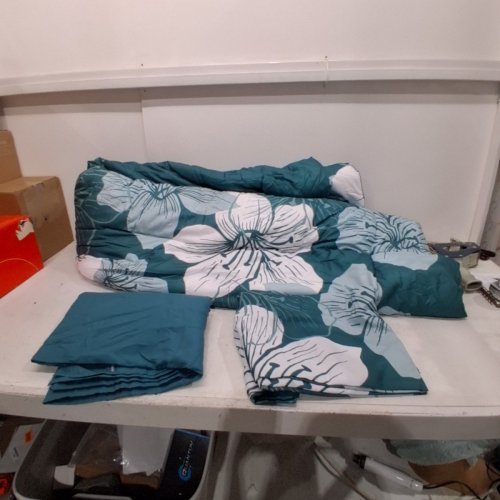 6PC LUXUDECOR COMFORTER AND SHEET SET - QUEEN - BLUE FLORAL image 3