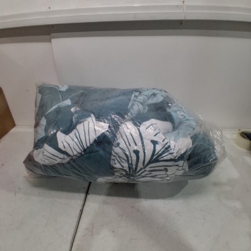 6PC LUXUDECOR COMFORTER AND SHEET SET - QUEEN - BLUE FLORAL image 5