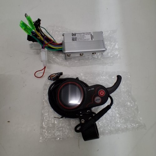 ARAMOX ELECTRIC SCOOTER/BIKE LCD DISPLAY CONTROLLER WITH SWITCH ACCESSORY - 48 V - BLACK / RED (MODEL: LCD-LH-100) image 2