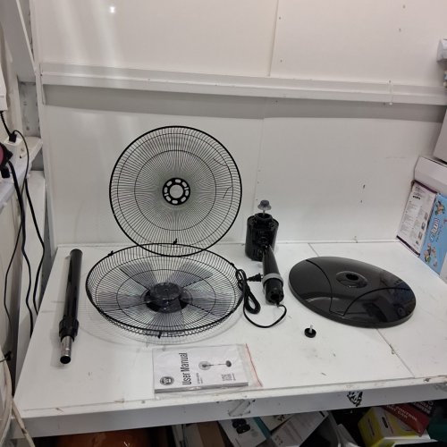 WESTINGHOUSE ADJUSTABLE HEIGHT OSCILLATING PEDESTAL FAN - 16" - BLACK/BLUE (MODEL: WSFSB1601BL) image 3