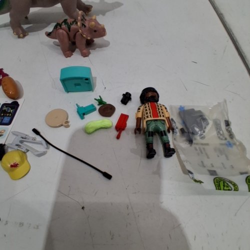 29PC PLAYMOBIL DINOS DINOSAUR TRICERATOPS FAMILY TOY SET (MODEL: 71821) image 4
