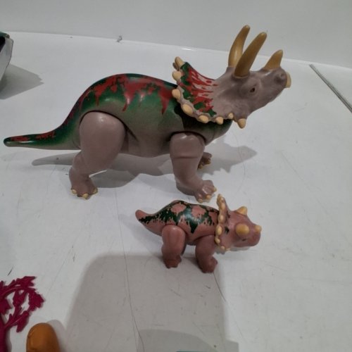 29PC PLAYMOBIL DINOS DINOSAUR TRICERATOPS FAMILY TOY SET (MODEL: 71821) image 5