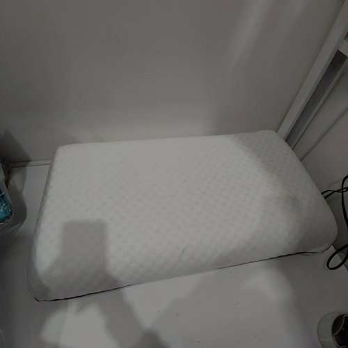 WEEKENDER VENTILATED GEL MEMORY FOAM PILLOW - QUEEN - WHITE image 2