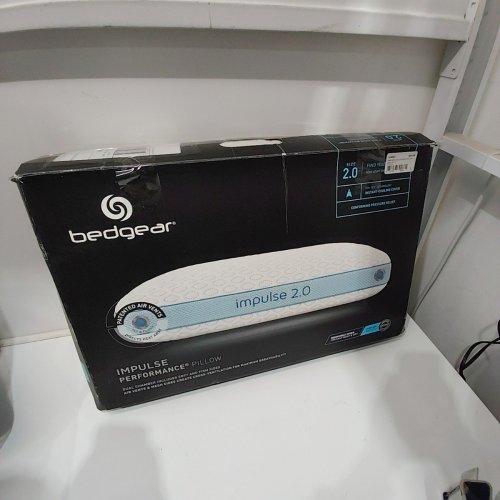 WEEKENDER VENTILATED GEL MEMORY FOAM PILLOW - QUEEN - WHITE image 4