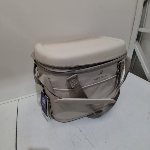 HYDRO FLASK CARRYOUT COOLER - 30 L - CREAM (MODEL: CPCO384) image 3