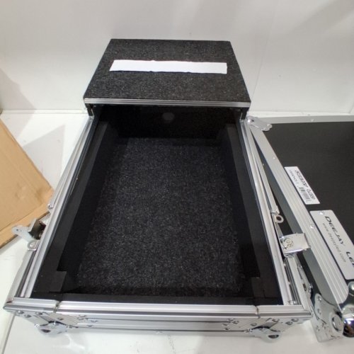 DEEJAY LED ULTIMATE FLIGHT CASE WITH LAPTOP SHELF AND DOUBLE EDGE TONGUE - FOR ONE RANE SIXTY TWO Z SERATO CONTROLLER OR SIMILAR - BLACK / SILVER (MODEL: TBHRN62LT) image 4