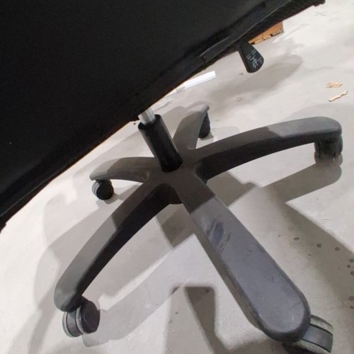 EXECTUTIVE FAUX LETHER OFFICE CHAIR - BLACK image 3