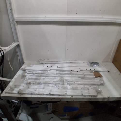 ALLEWIE METAL PLATFORM BED FRAME - QUEEN - WHITE (MODEL: WDLWCTTC003) image 2