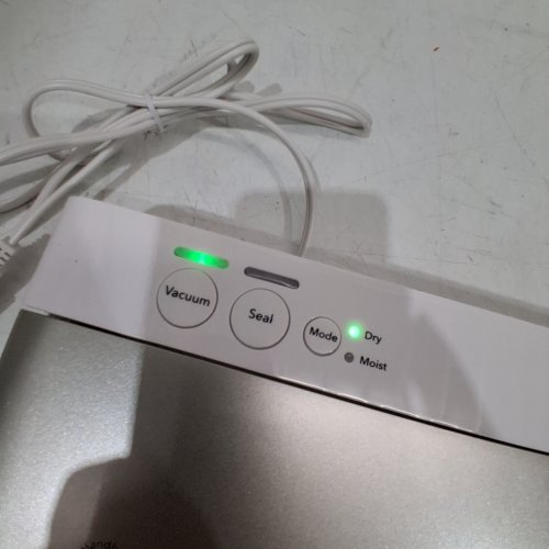 FOODSAVER 2-IN-1 FOOD PRESERVATION SYSTEM - WHITE (MODEL: VS0160) image 2