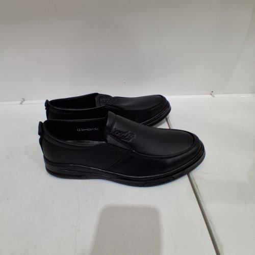 MEN'S GOLD CAMEL SLIP ON LOAFERS - SIZE 8.5 - BLACK image 2