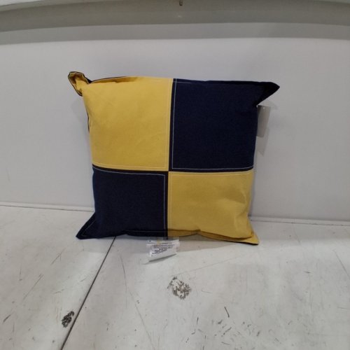 ROOM ESSENTIALS TOSS PILLOWS - 18" X 18" - YELLOW / NAVY image 2