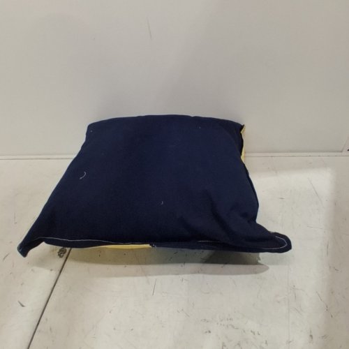 ROOM ESSENTIALS TOSS PILLOWS - 18" X 18" - YELLOW / NAVY image 4