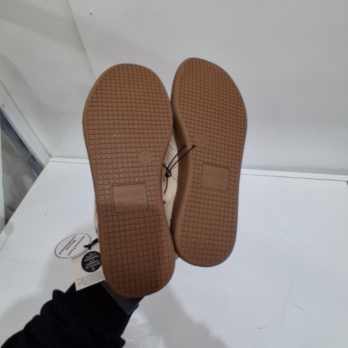 GIRLS MADDEN NYC CASUAL SHOES - SIZE 2 - BEIGE image 4
