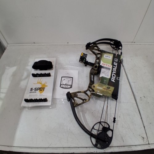 BEAR ARCHERY ROYALE READY TO HUNT COMPOUND BOW PACKAGE FOR ADULTS AND YOUTH - RIGHT HAND - 50 LBS DRAW WEIGHT - 27" AXLE-AXLE - 6" BRACE HEIGHT - 290 FPS - 2.7 LBS BOW WEIGHT - CAMOUFLAGE (MODEL: AV02A21015R) image 3