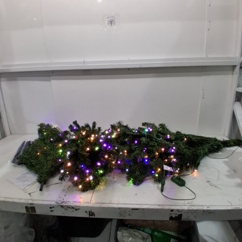 WONDERSHOP VIRGINIA PRE-LIT DUAL COLOURS SLIM ARTIFICIAL CHRISTMAS TREE - 6.5FT - GREEN image 3