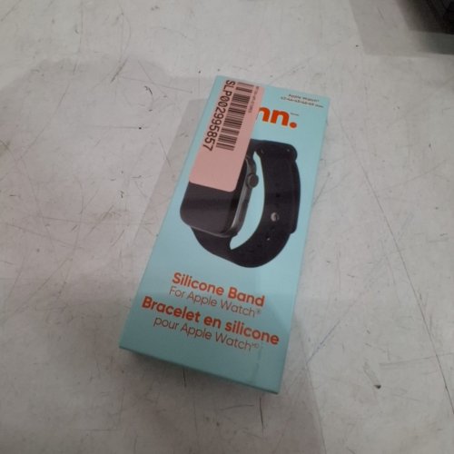 ONN. PREMIUM SILICONE BAND FOR APPLE WATCH - 42-49MM - BLACK image 2