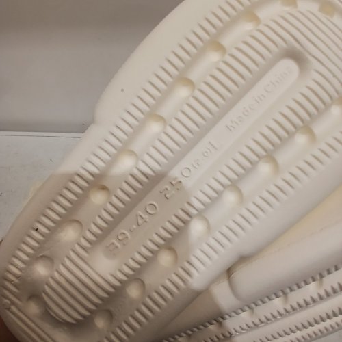 MELLOW SLIDE SANDALS - SIZE 7 - CREAM image 5